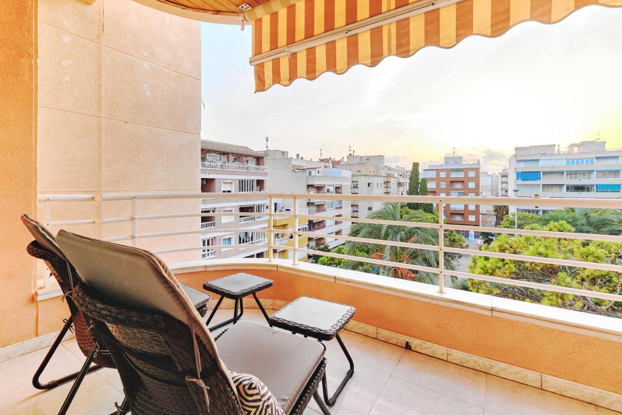 Lovely Sunny Apartment With Shared Pool And Private Parking Torrevieja Exterior foto